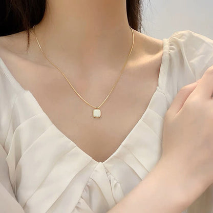 Laria Necklace